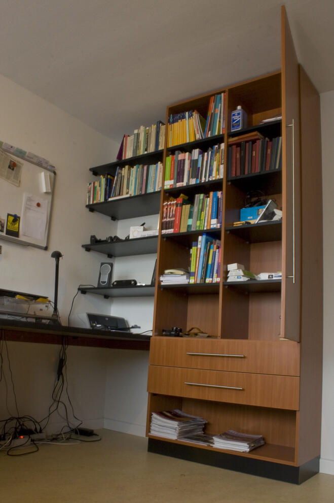 boekenkast getimmerd